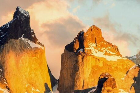 Torres del Paine, le famose vette che danno il nome al Parco Nazionale Torres del Paine rappresentano uno dei panorami più iconici della Patagonia.