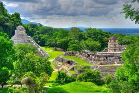Rovine Maya di Villahermosa a pochi chilometri dal Chipas. Il popolo Maya era uno dei più grandi gruppi che vivevano in Mesoamerica nei secoli passati, e le loro influenze sono ancora visibili in tutta la regione.